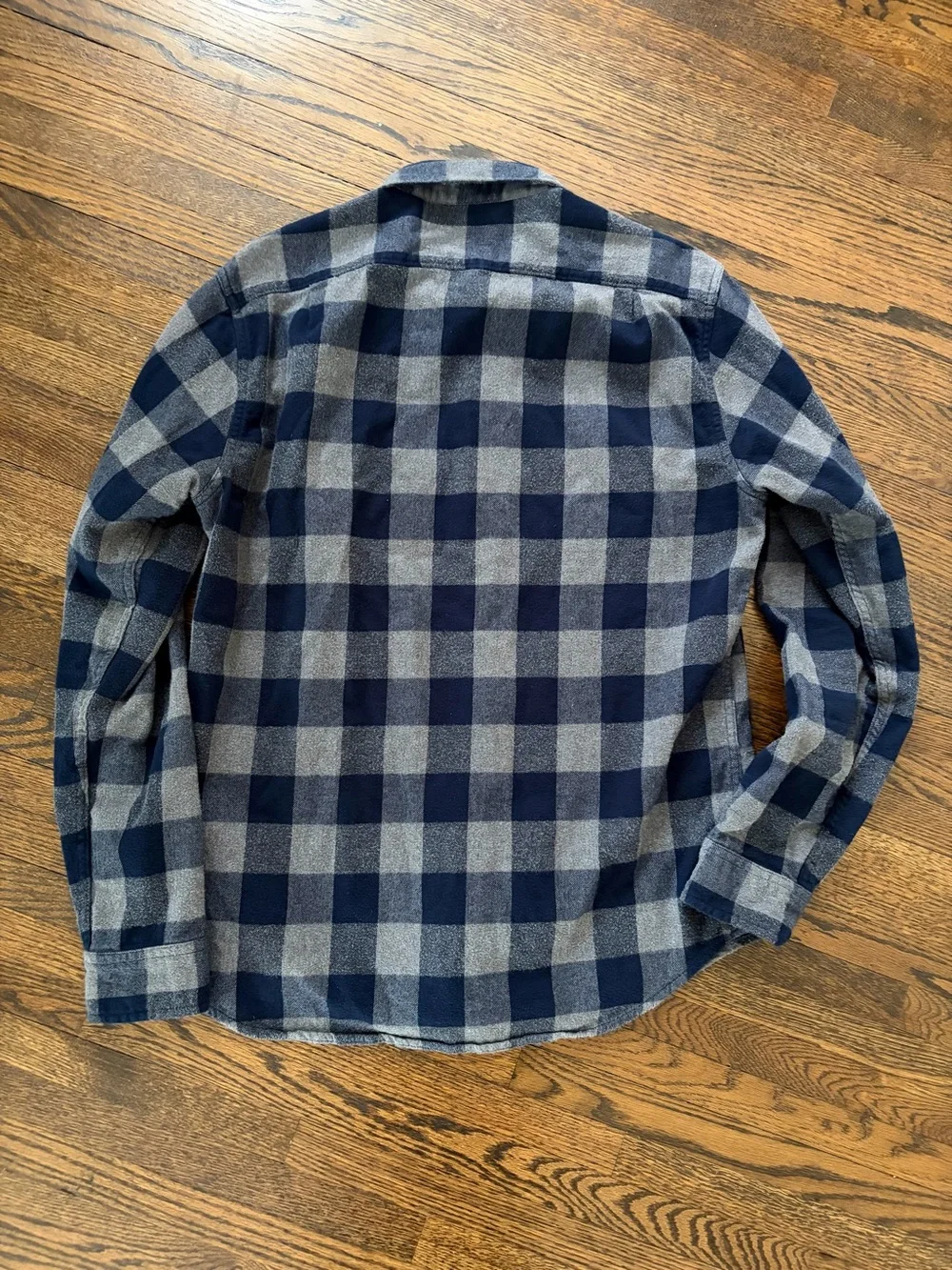 Men's J Crew Medium Slim Navy and Gray Plaid Button-Up Shirt